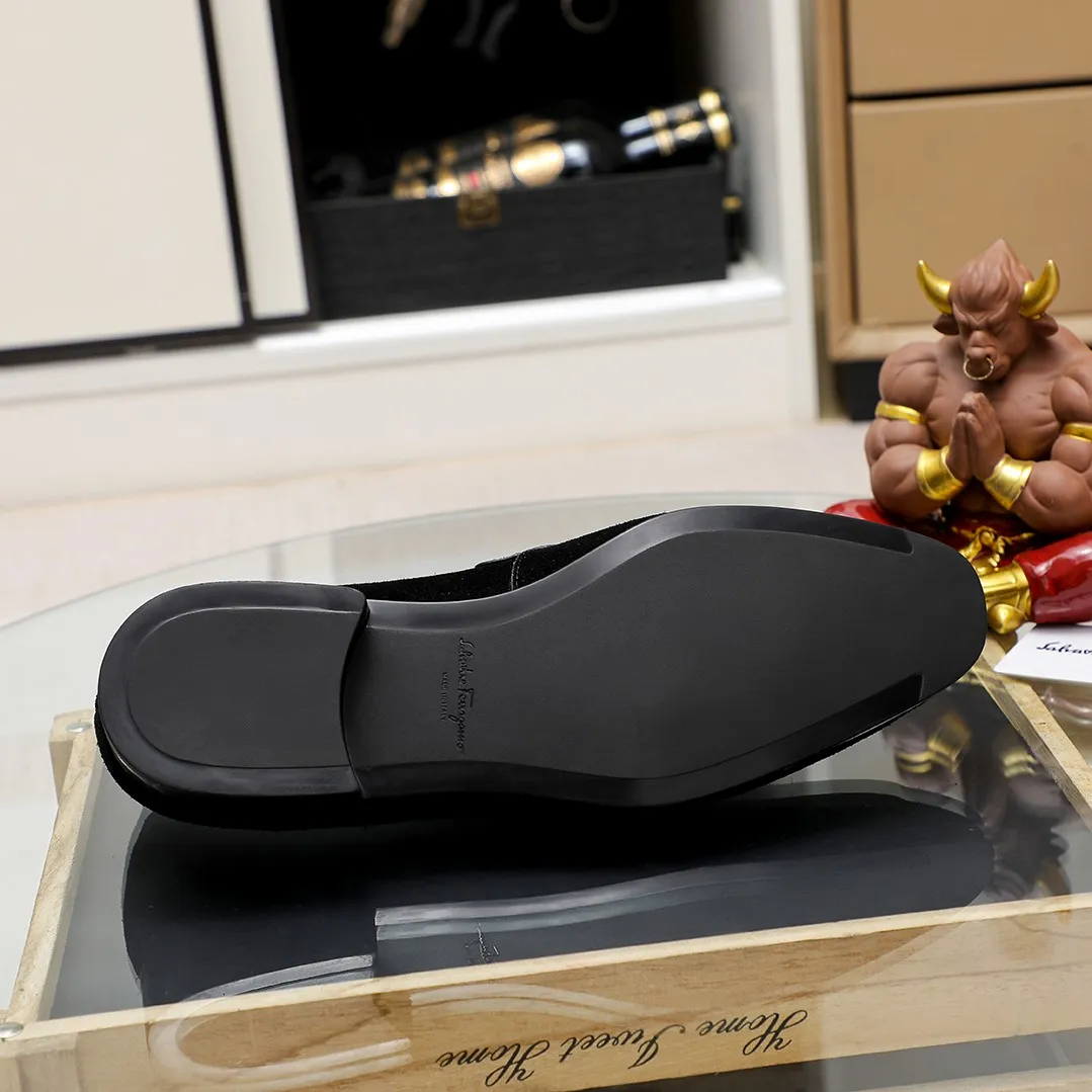 Men's shoes 💰600 🕷🕷🐂【Ferragamo】 Popular fashion casual shoes🇨🇳Official website counter 1:1 production, original mold opening💯Good quality can be seen, imported high-end first-layer pebbled calfskin, water-dyed🐂leather lining🌿very clear texture, high-quality waterproof, non-slip and wear-resistant outsole🎋high quality and low price, truly handmade🍓, 5 colors available! Code number 38-44 (45. To be customized)